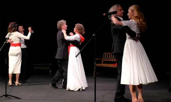 Спектакль-концерт «В шесть часов вечера после войны» «Блуждающие звезды» посвятили 80-летию Великой Победы.